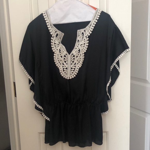 Karlie tunic top with cream lace - Picture 1 of 3